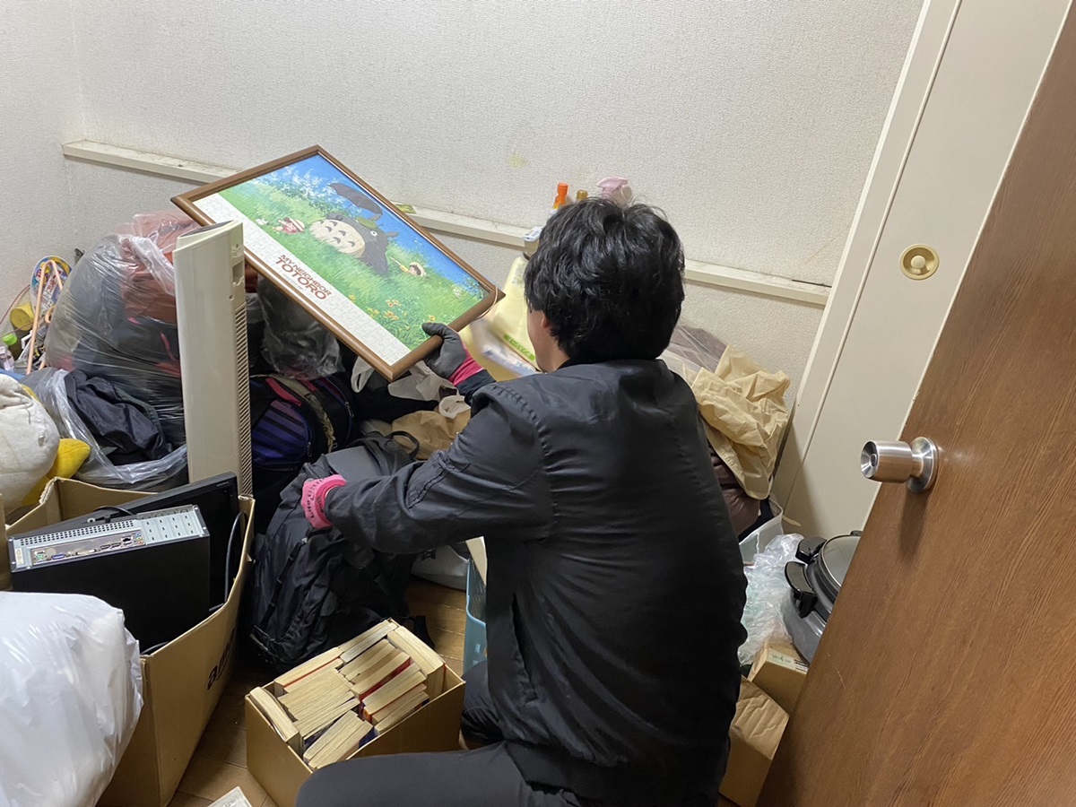 「2部屋の整理と多数の不用品回収のご依頼」作業写真