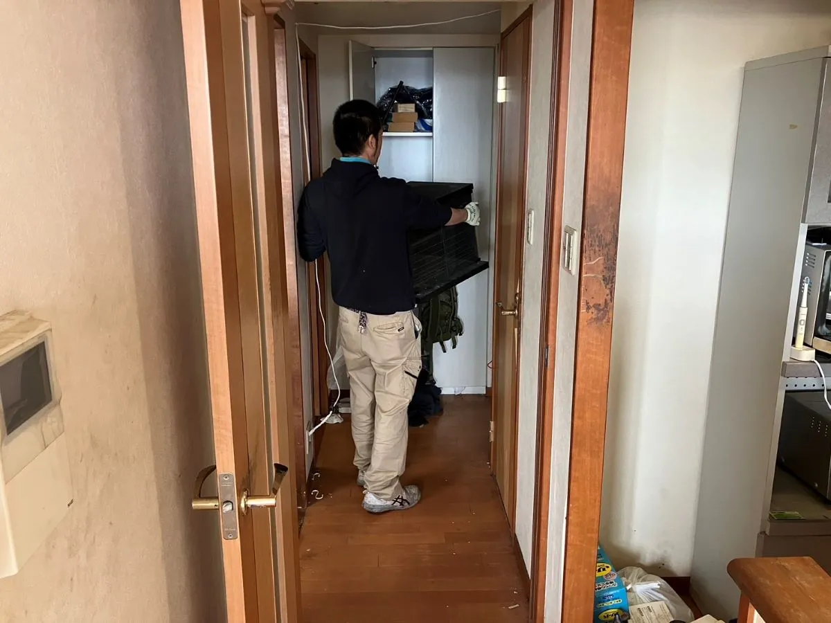 「1Rのマンションから毛布などを回収させていただきました」作業写真